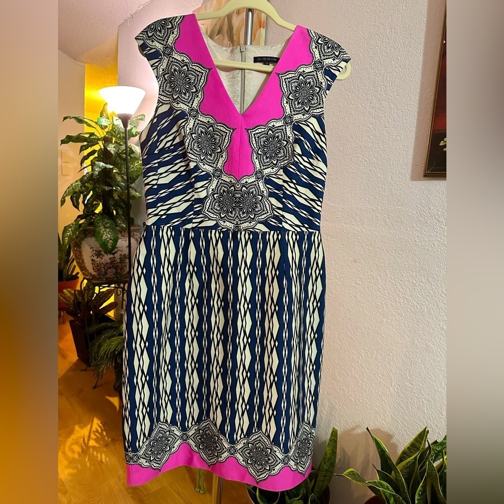 David Meister Vneck sleeveless dress size12